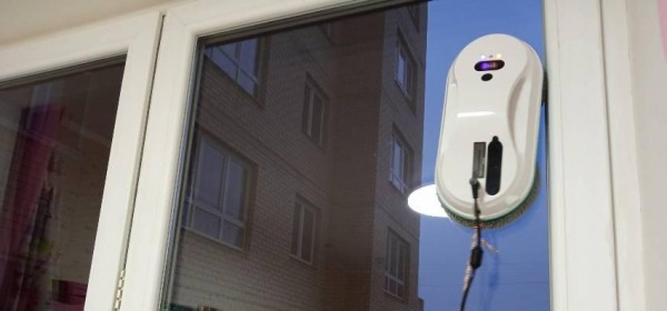 Обзор мойщика окон DBot W200