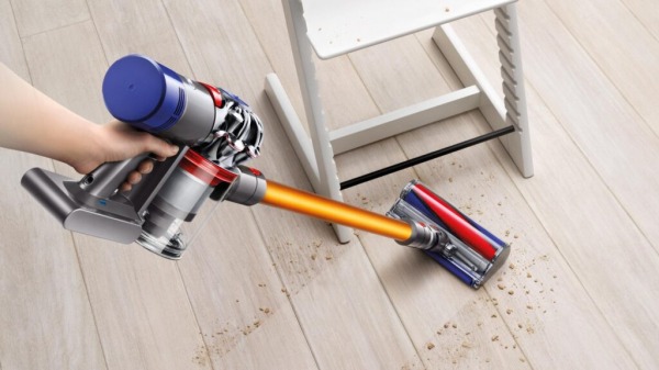 Рейтинг лучших вертикальных пылесосов с автоматическим прессованием пыли на 2024 год
